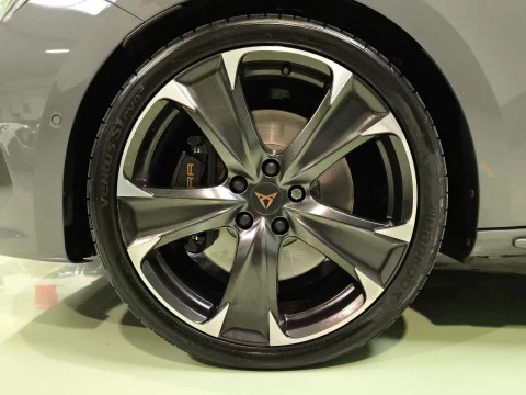 Cupra León 2.0 TSI VZ DSG 221 kW (300 CV)