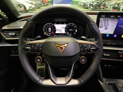 Cupra León 2.0 TSI VZ DSG 221 kW (300 CV)