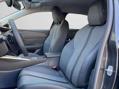 Peugeot 408 408 Allure Puretech 130 EAT8