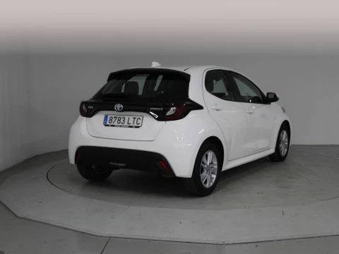 Toyota Yaris 1.5 120H Business Plus