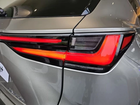 Lexus NX 450h+ Premium+ 4WD