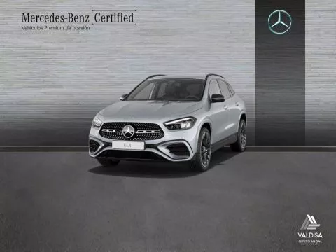Mercedes-Benz GLA 200 Mercedes-Benz GLA 200