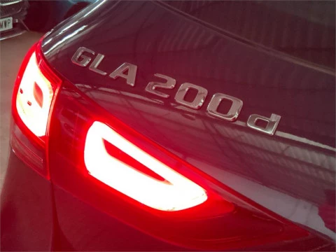 Mercedes-Benz GLA 200 D