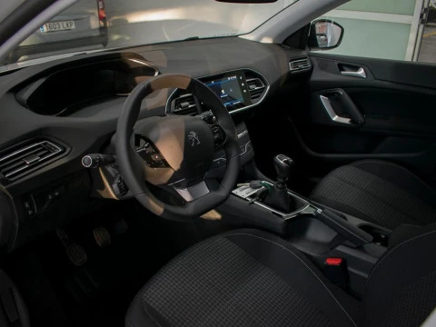 Peugeot 308 5P ACTP BH130MAN