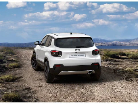 Jeep Avenger 1.2 eHybrid 81kW (110CV) Black Edition Jeep Avenger 1.2 eHybrid 81kW (110CV) Black Edition