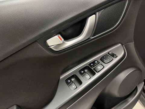 Hyundai Kona 1.6 GDI HEV Maxx DCT 104 kW (141 CV)