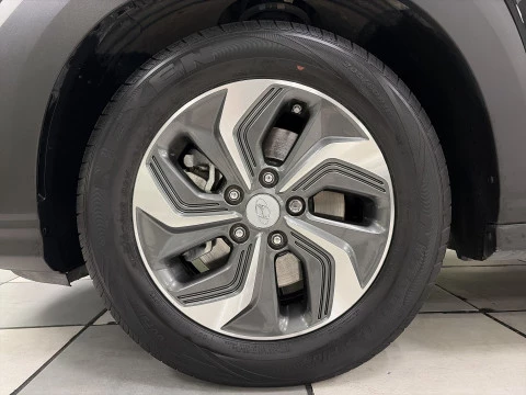 Hyundai Kona 1.6 GDI HEV Maxx DCT 104 kW (141 CV)