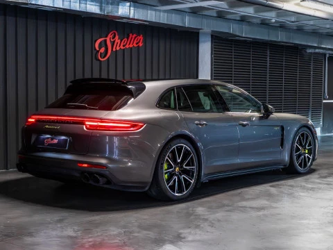 Porsche Panamera 4 E-Hybrid