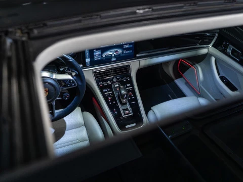 Porsche Panamera 4 E-Hybrid