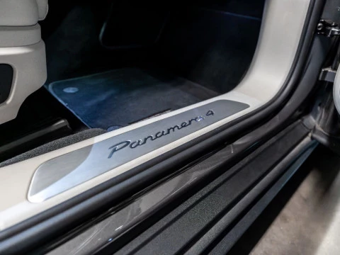 Porsche Panamera 4 E-Hybrid