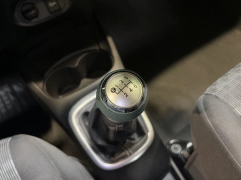 Toyota Yaris 100 Active 73 kW (99 CV)