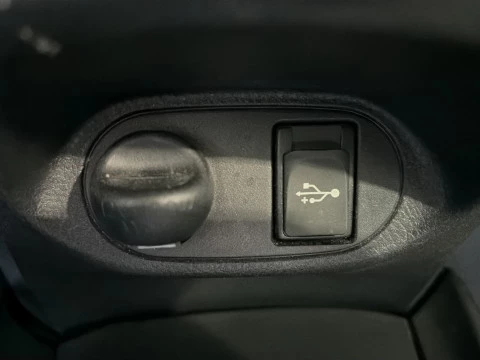 Toyota Yaris 100 Active 73 kW (99 CV)