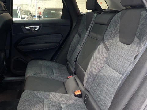 Volvo XC60 2.0 B4 D MOMENTUM AUTO 5P