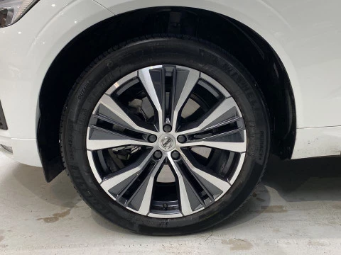 Volvo XC60 2.0 B4 D MOMENTUM AUTO 5P