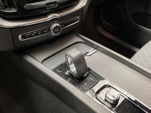 Volvo XC60 2.0 B4 D MOMENTUM AUTO 5P