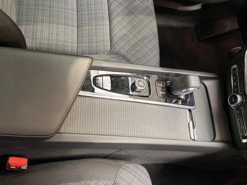 Volvo XC60 2.0 B4 D MOMENTUM AUTO 5P