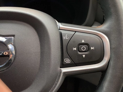 Volvo XC60 2.0 B4 D MOMENTUM AUTO 5P