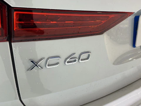 Volvo XC60 2.0 B4 D MOMENTUM AUTO 5P