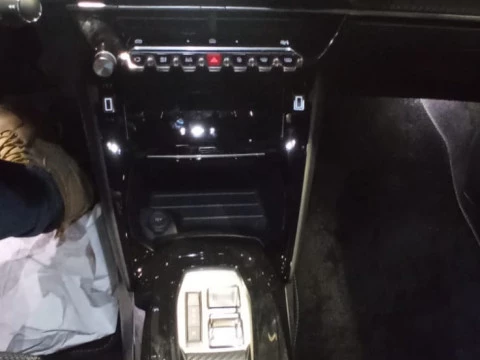 Peugeot 2008 N2008 GT Hybrid 136 eDCS6