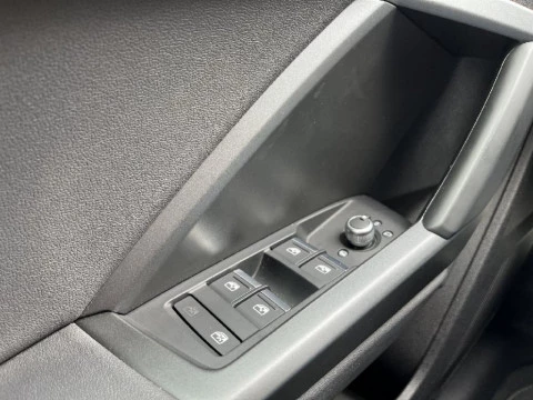 Audi Q3 BLACK LINE 2.0 35 TDI S TRONIC 150CV 5P