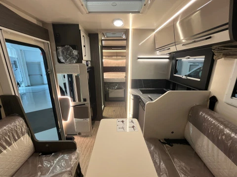 MCLOUIS NEVIS NEVIS 881