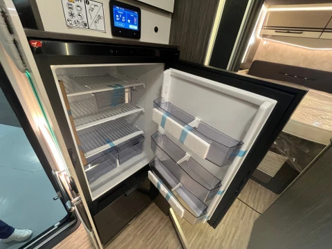 MCLOUIS NEVIS NEVIS 881