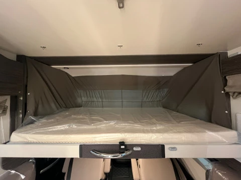 MCLOUIS NEVIS NEVIS 881