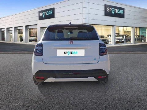 Fiat 600 600e RED 54kwh 115kw (156cv)