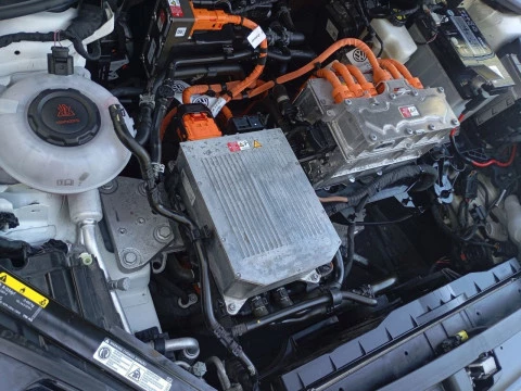 Volkswagen Golf e-Golf ePower 100 kW (136CV)