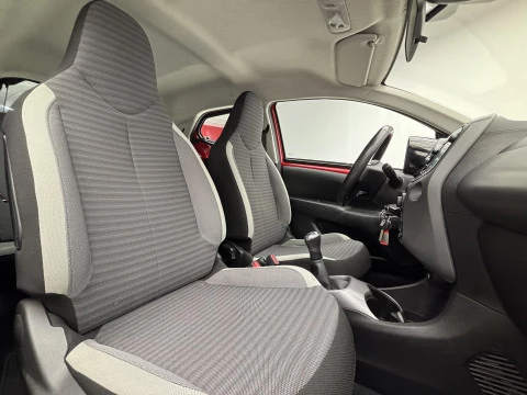 Toyota Aygo 1.0 70 x-play