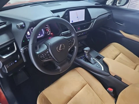 Lexus UX 2.0 250h Business City