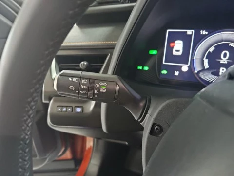 Lexus UX 2.0 250h Business City