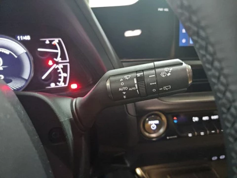 Lexus UX 2.0 250h Business City