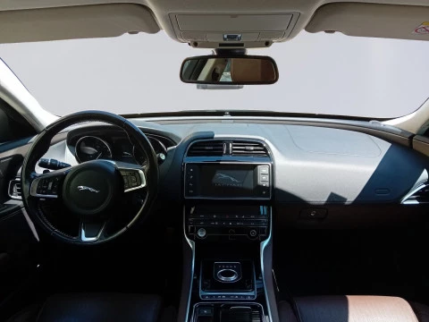 Jaguar XE 2.0I 177kW RWD Portfolio Auto