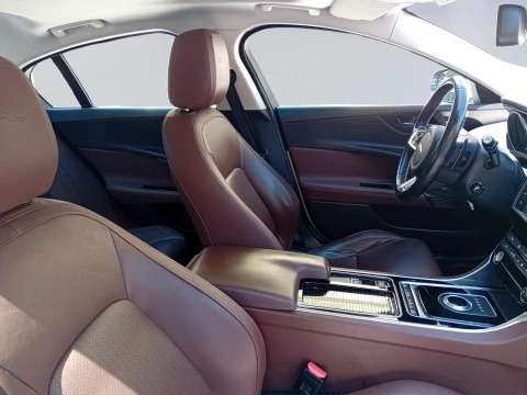 Jaguar XE 2.0I 177kW RWD Portfolio Auto
