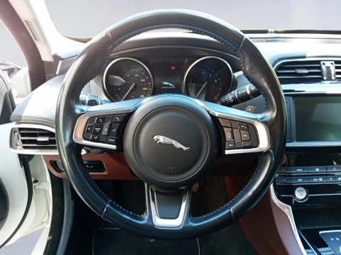 Jaguar XE 2.0I 177kW RWD Portfolio Auto