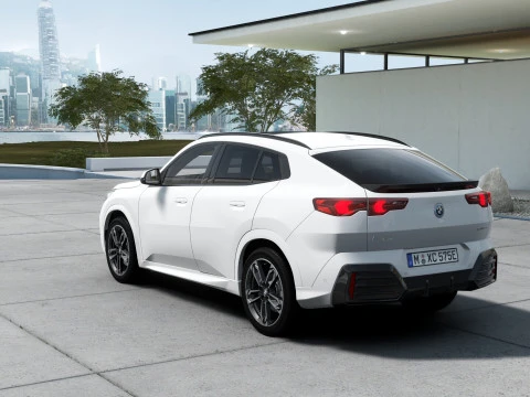 BMW iX2 eDrive20