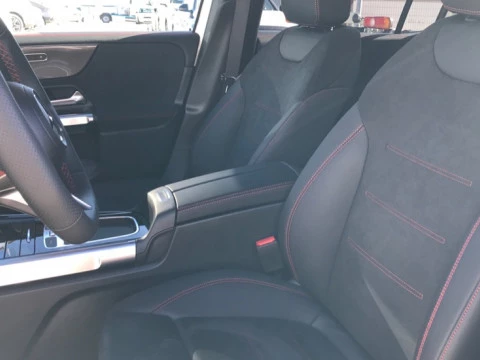 Mercedes-Benz GLB  200 d