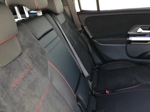 Mercedes-Benz GLB  200 d