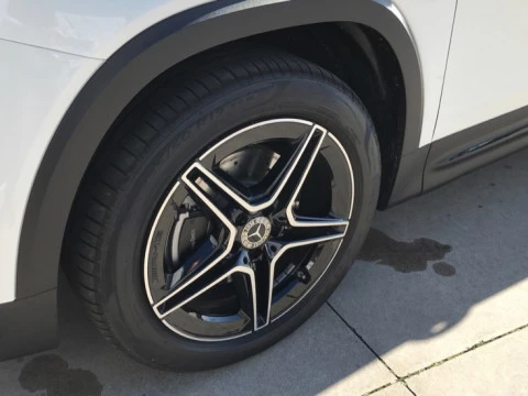 Mercedes-Benz GLB  200 d