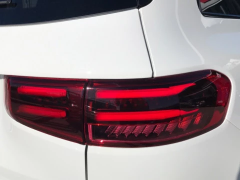 Mercedes-Benz GLB  200 d