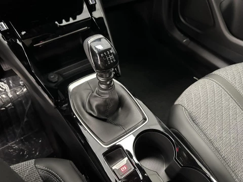 Peugeot 2008 Allure Gasolina 100 S&S 6 Vel. MAN
