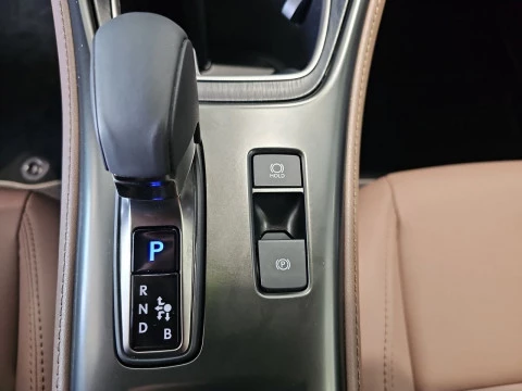 Lexus LBX 1.5 136cv HEV Elegant+