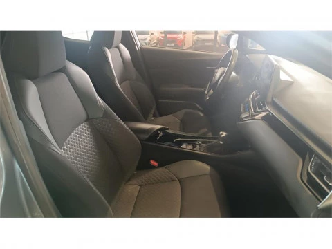 Toyota C-HR 5P Advance 125H e-CVT