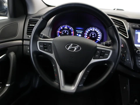 Hyundai I40 familiar 1.7 CRDI 136HP BLUEDRIVE TECNO XENON SKY 5P