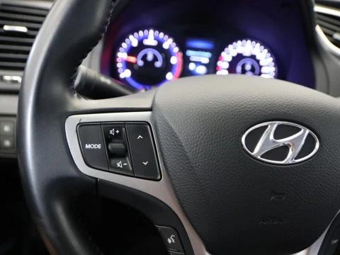 Hyundai I40 familiar 1.7 CRDI 136HP BLUEDRIVE TECNO XENON SKY 5P