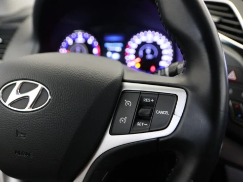 Hyundai I40 familiar 1.7 CRDI 136HP BLUEDRIVE TECNO XENON SKY 5P