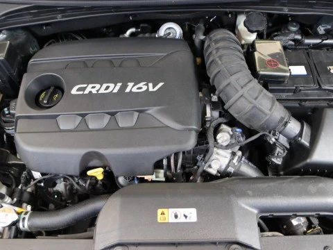 Hyundai I40 familiar 1.7 CRDI 136HP BLUEDRIVE TECNO XENON SKY 5P