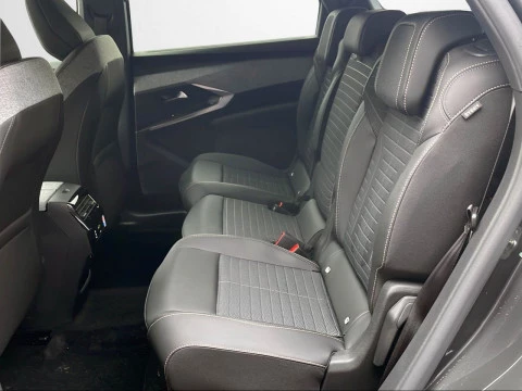 Peugeot e-5008 Allure Eléctrico 157kW