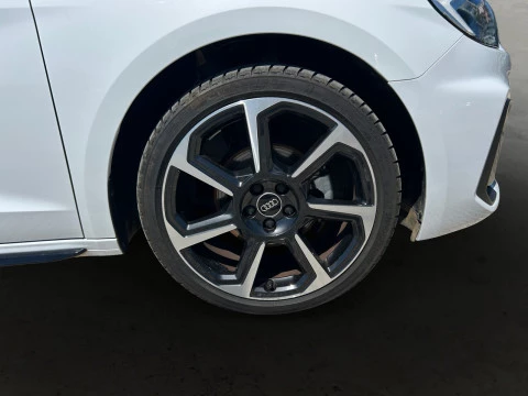 Audi A1 Sportback Adrenal Black 30TFSI 85kW S tr